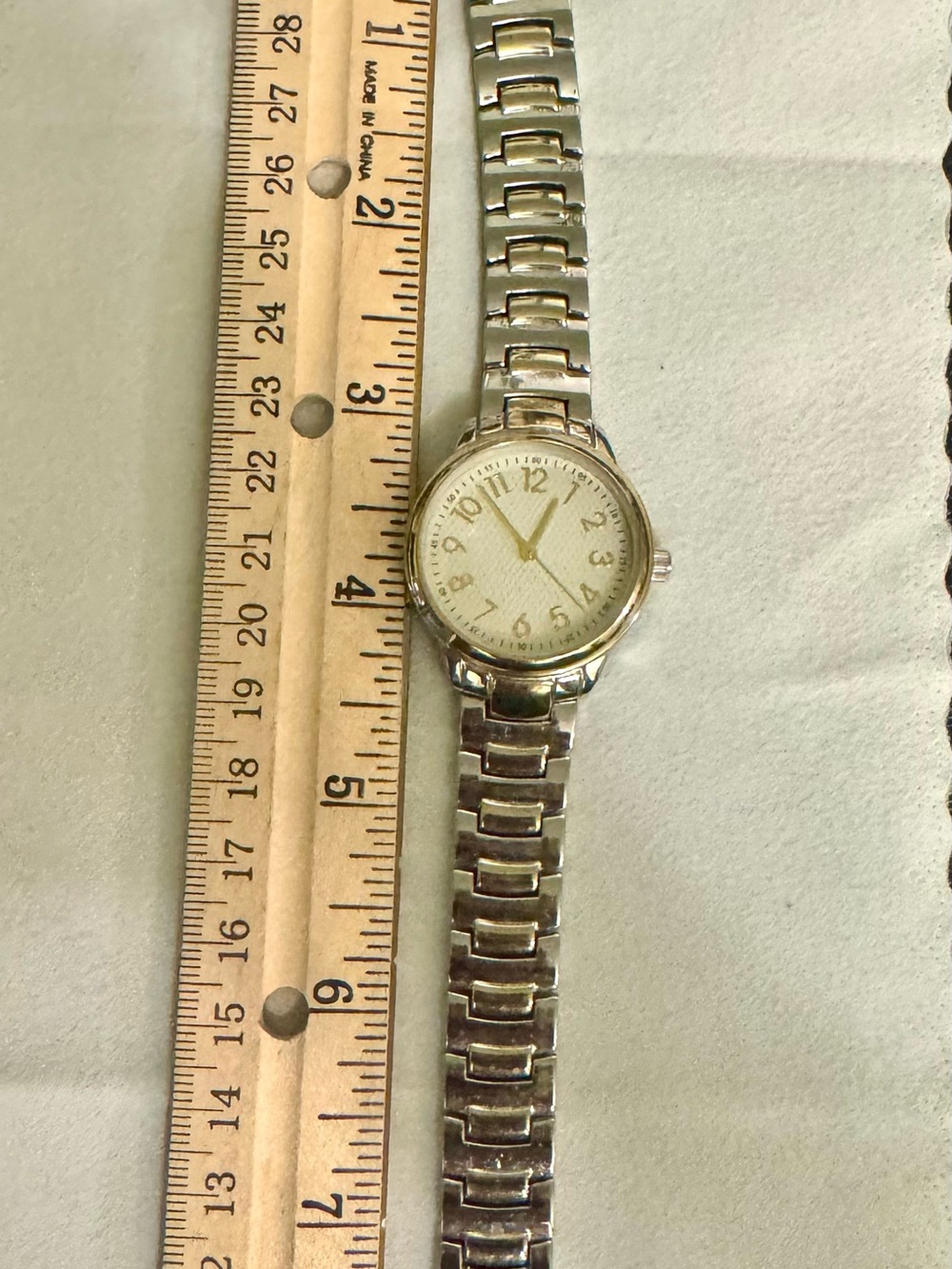 Classic Unisex Silver-Tone Link Watch New Battery